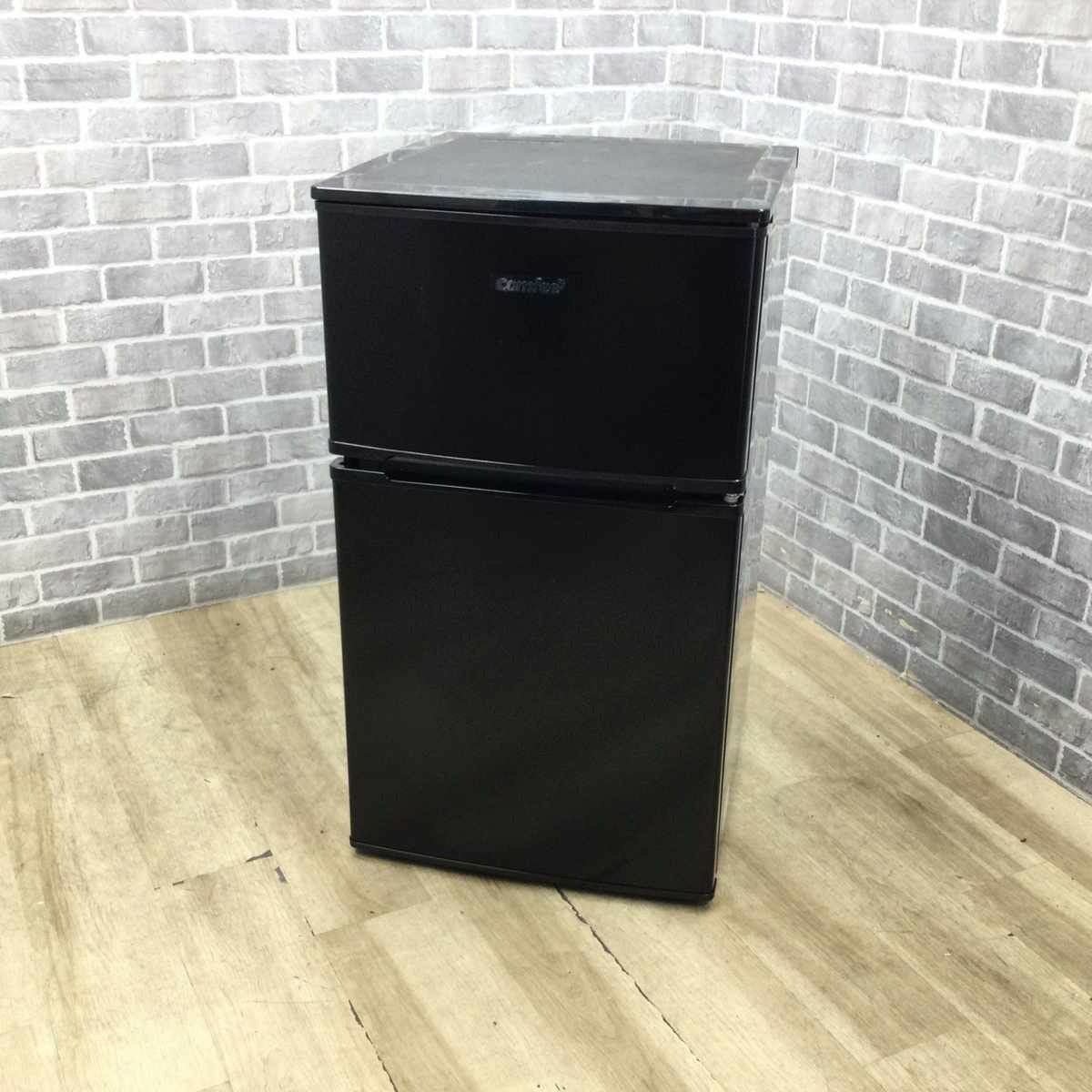 J1870 【値下げしました！】 【リユースのサカイ柏店】comfee　コンフィー　2ドア直冷タイプ冷蔵庫　RCT90BL　右開き　2024年製　クリーニング済み COMFEE' 冷蔵庫 90L 幅47.8cm 2ドア 右開き コンパクト 耐熱天板