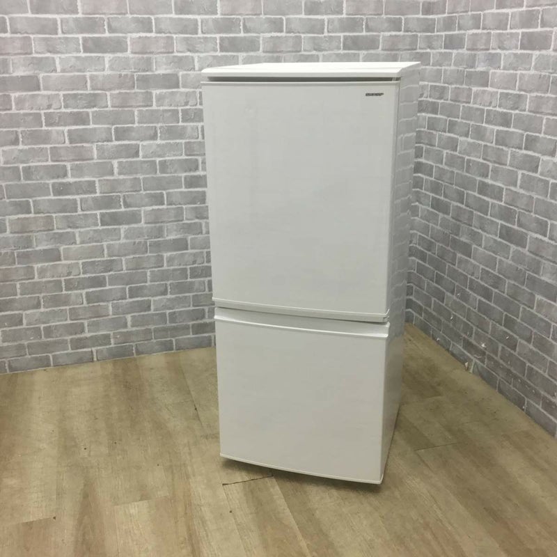 SHARP 冷蔵庫 2ドア 137L つけかえどっちもドア 2018年製