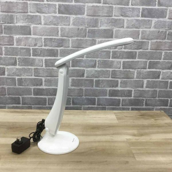 Panasonic LEDデスクライト 2017年製