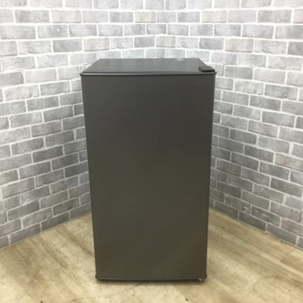 アクア 冷蔵庫 1ドア 90L 右開き ブラック AQR-9P 2023年製