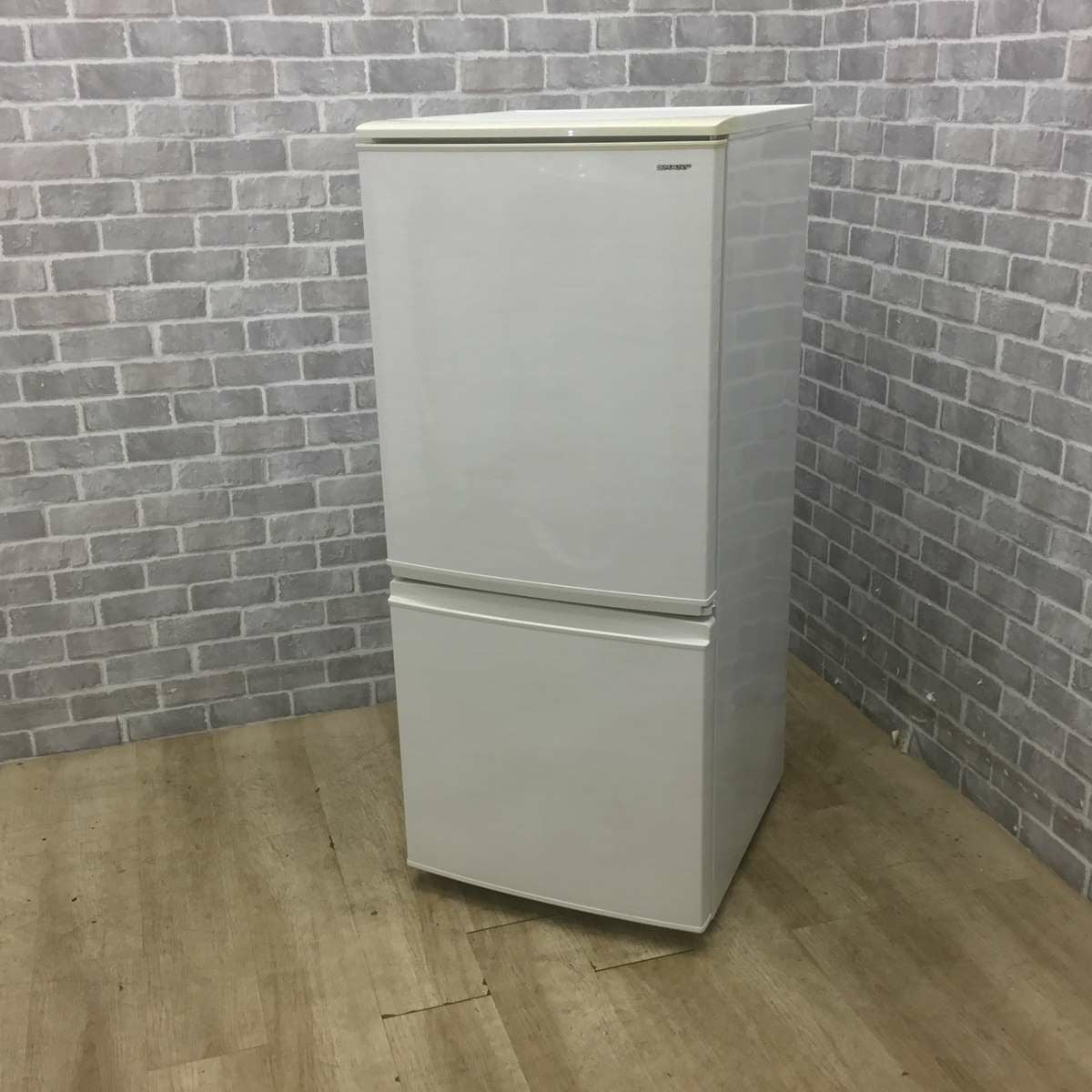 シャープ 冷蔵庫 2ドア 137L つけかえどっちもドア ホワイト SJ-D14D-W