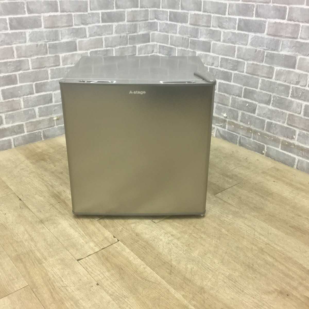 エーステージ 冷凍庫 1ドア 32L シルバー WRE-F1032SL 2020年製