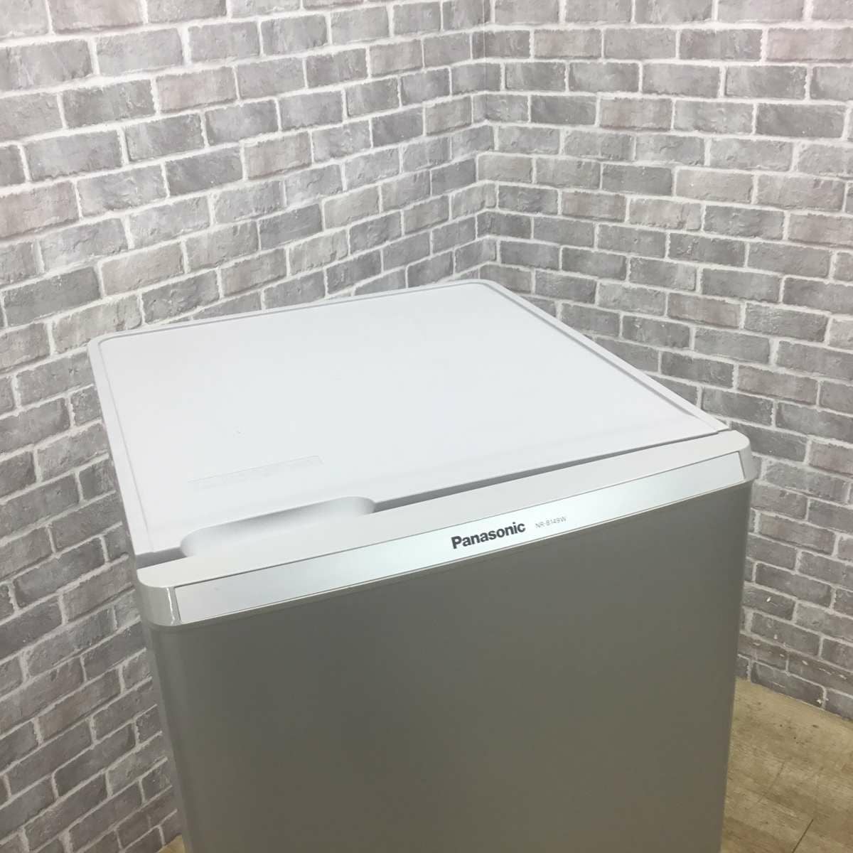 パナソニック 冷蔵庫 2ドア 138L 右開き シルバー NR-B149W-S 2017年製 パナソニック 冷蔵庫 2ドア 138L 右開き シルバー NR-B149W-S 2017年製