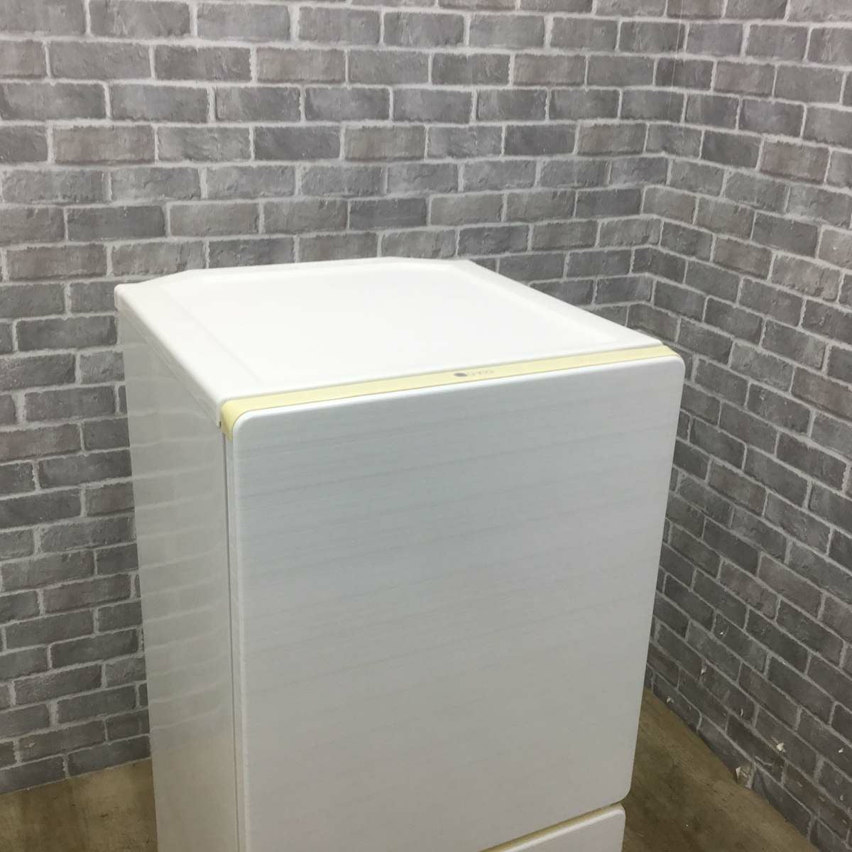 ユーイング 冷蔵庫 2ドア 110L 右開き ホワイト UR-F110H-W 2016年製