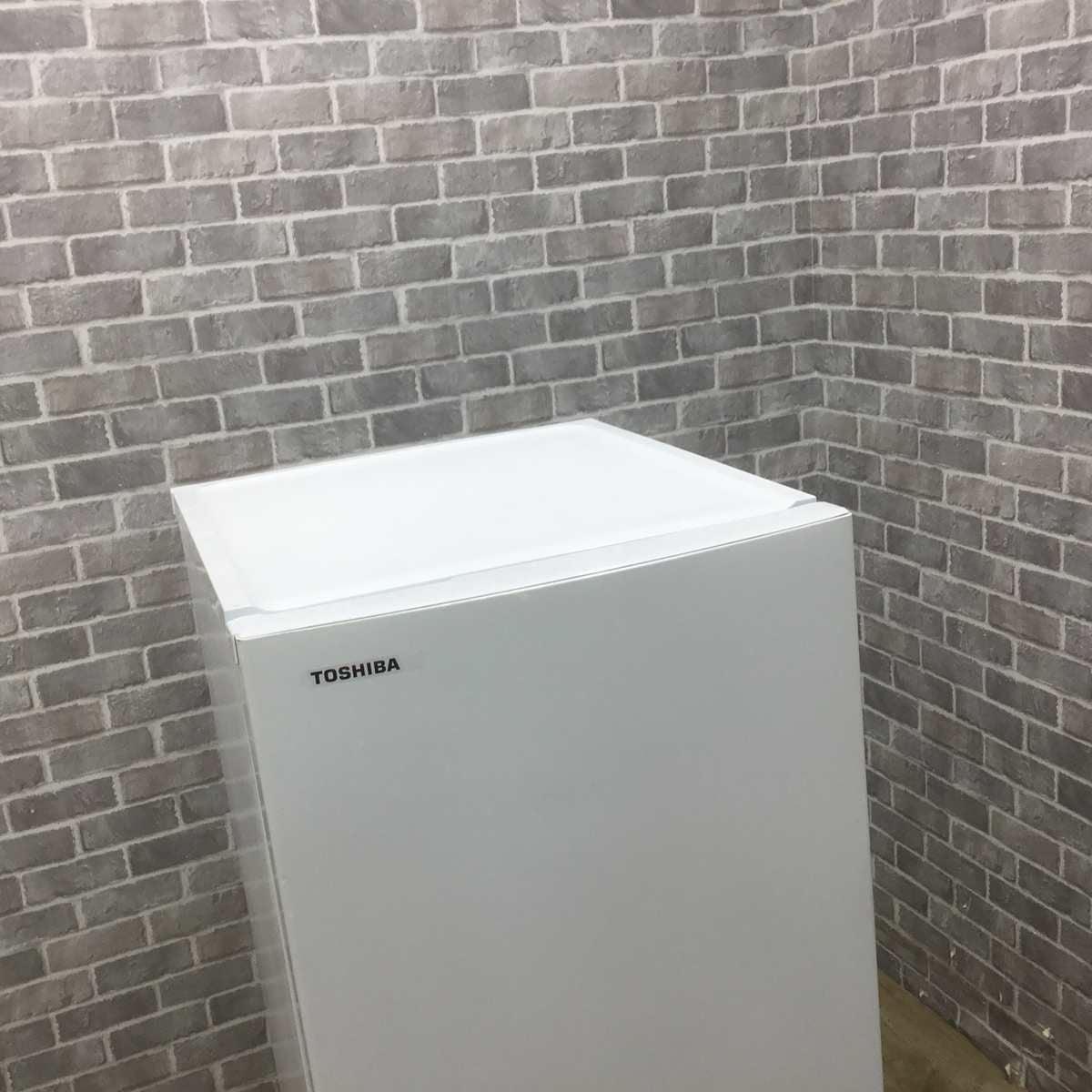 東芝 冷蔵庫 2ドア 153L 右開き ホワイト GR-R15BS(W) 2019年製