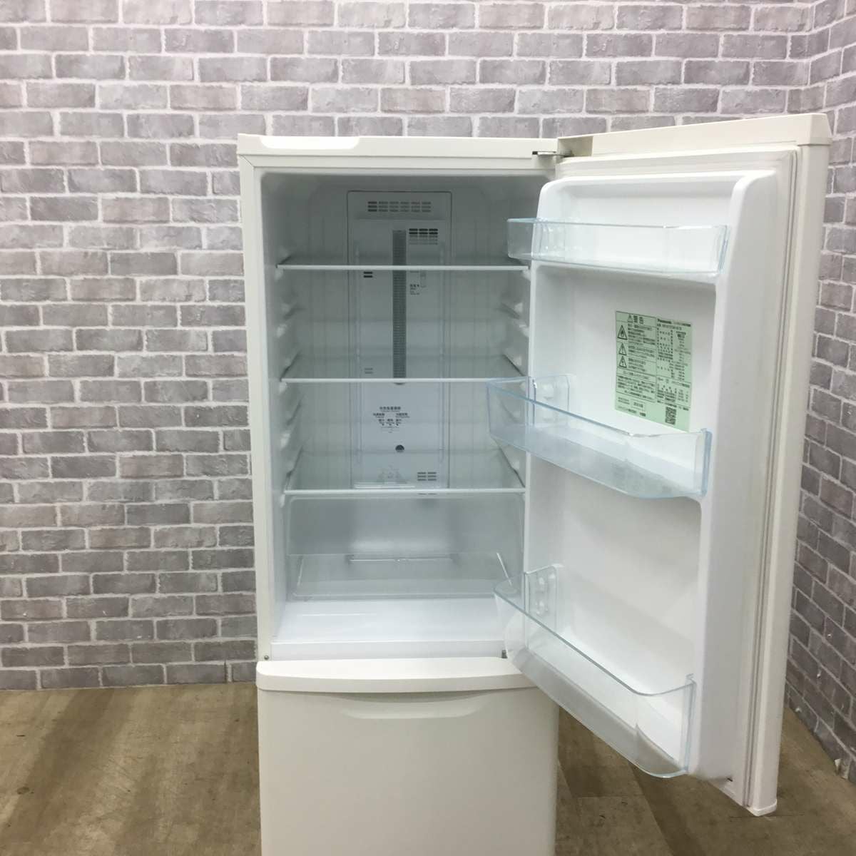 未使用に近い】パナソニック 168L 2ドア冷蔵庫【右開き】NR-BW17CJ-W