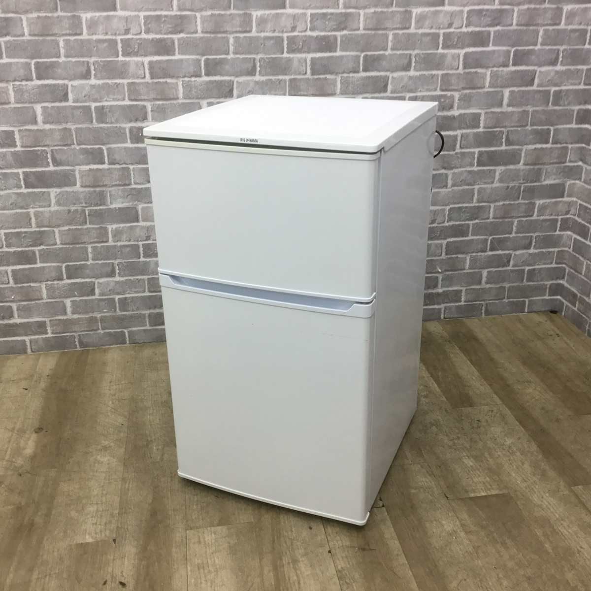 アイリスオーヤマ　IRR-A09TW-W　２ドア冷蔵庫　白色　90L『中古色褪せあり』2016年 アイリスオーヤマ 冷蔵庫 2ドア 90L 右開き ホワイト IRR-A09TW-W 2019