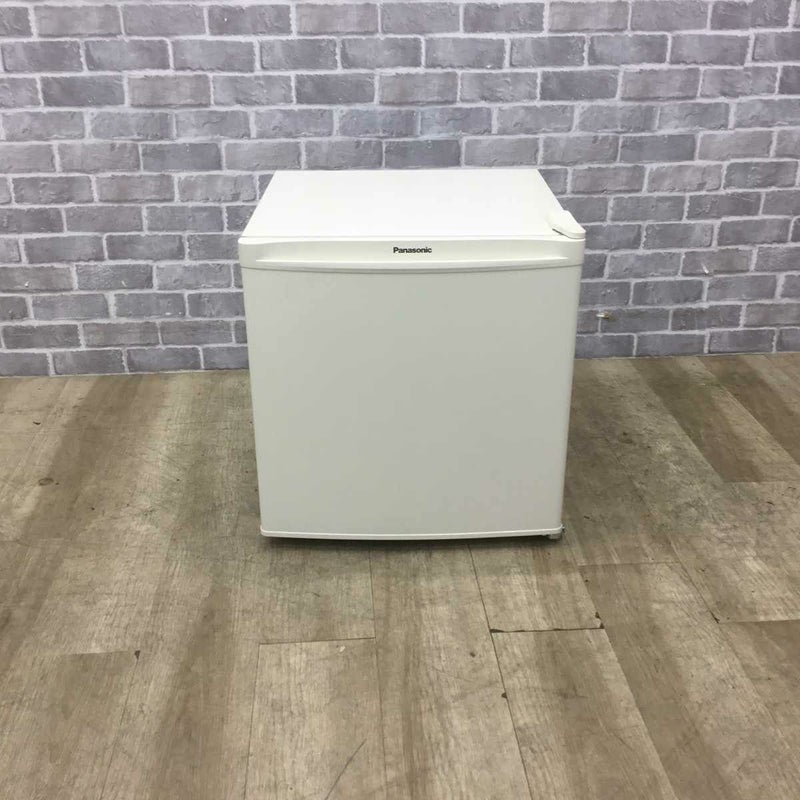 パナソニック 冷蔵庫 1ドア 45L 右開き ホワイト NR-A50D-W 2021年製 