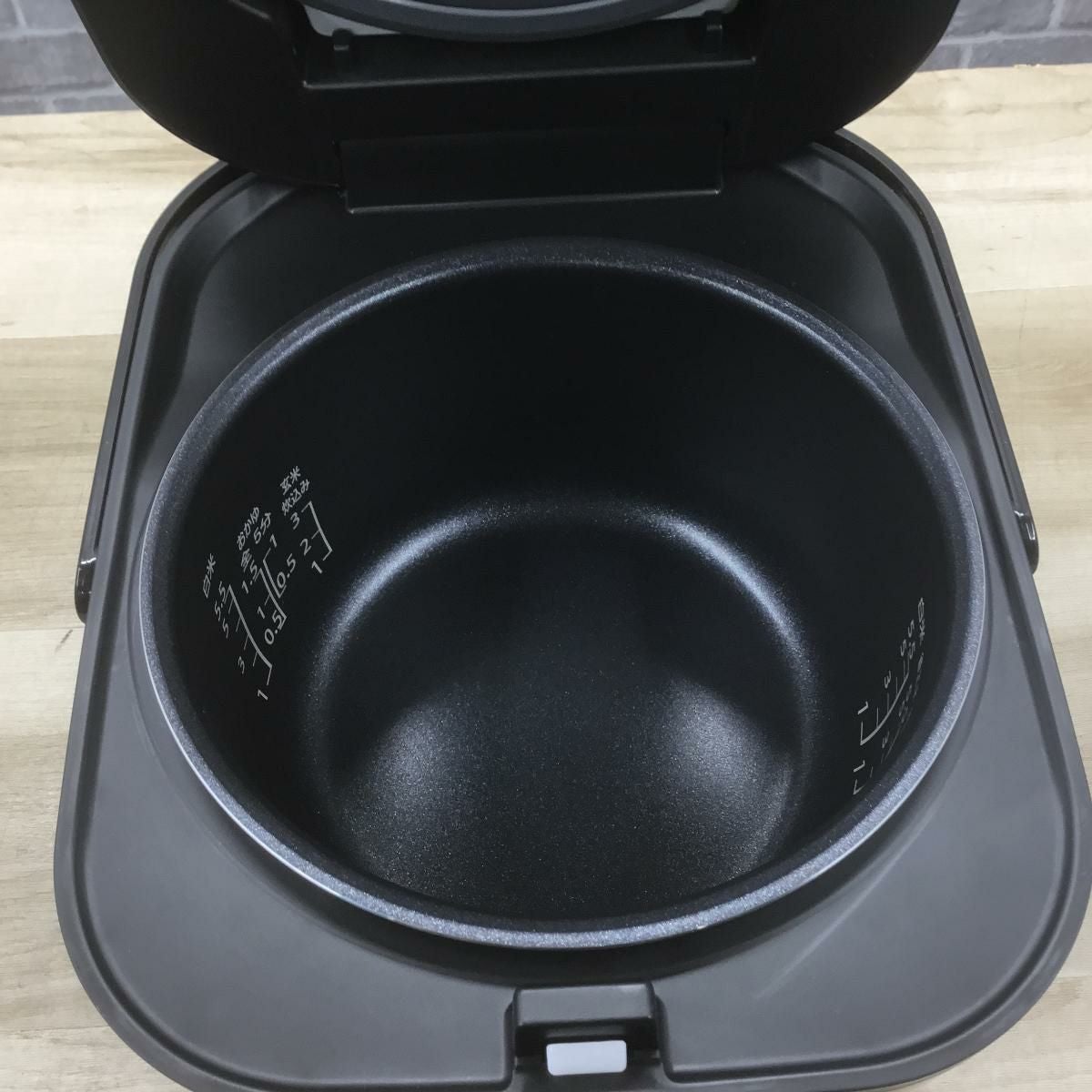 ヤマゼン 炊飯器 マイコン式 5.5合炊き ブラック YJT-M10(B) 2025年製