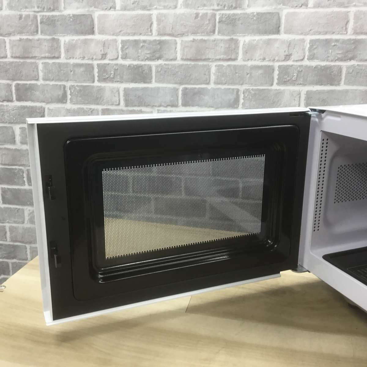 アイリスオーヤマ 電子レンジ 500W 18L フラットテーブル ヘルツフリー ホワイト KMB-F186-W 2024年製