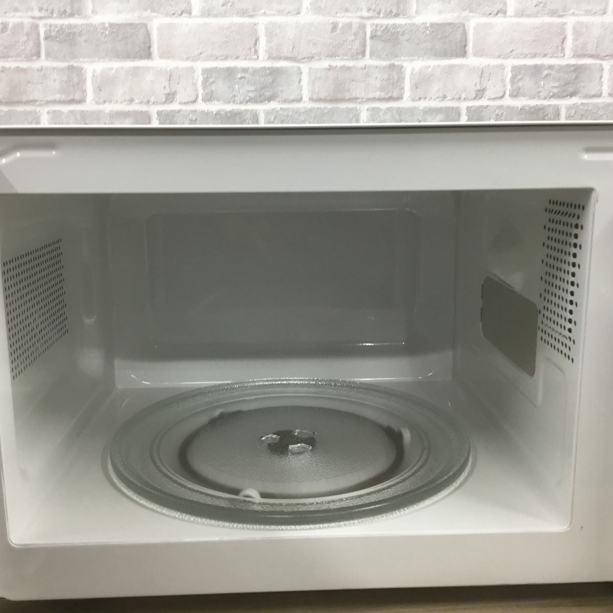 アイリスオーヤマ 電子レンジ 700W 17L 50hz 東日本専用 ホワイト IMG-T177-5-W 2021年製