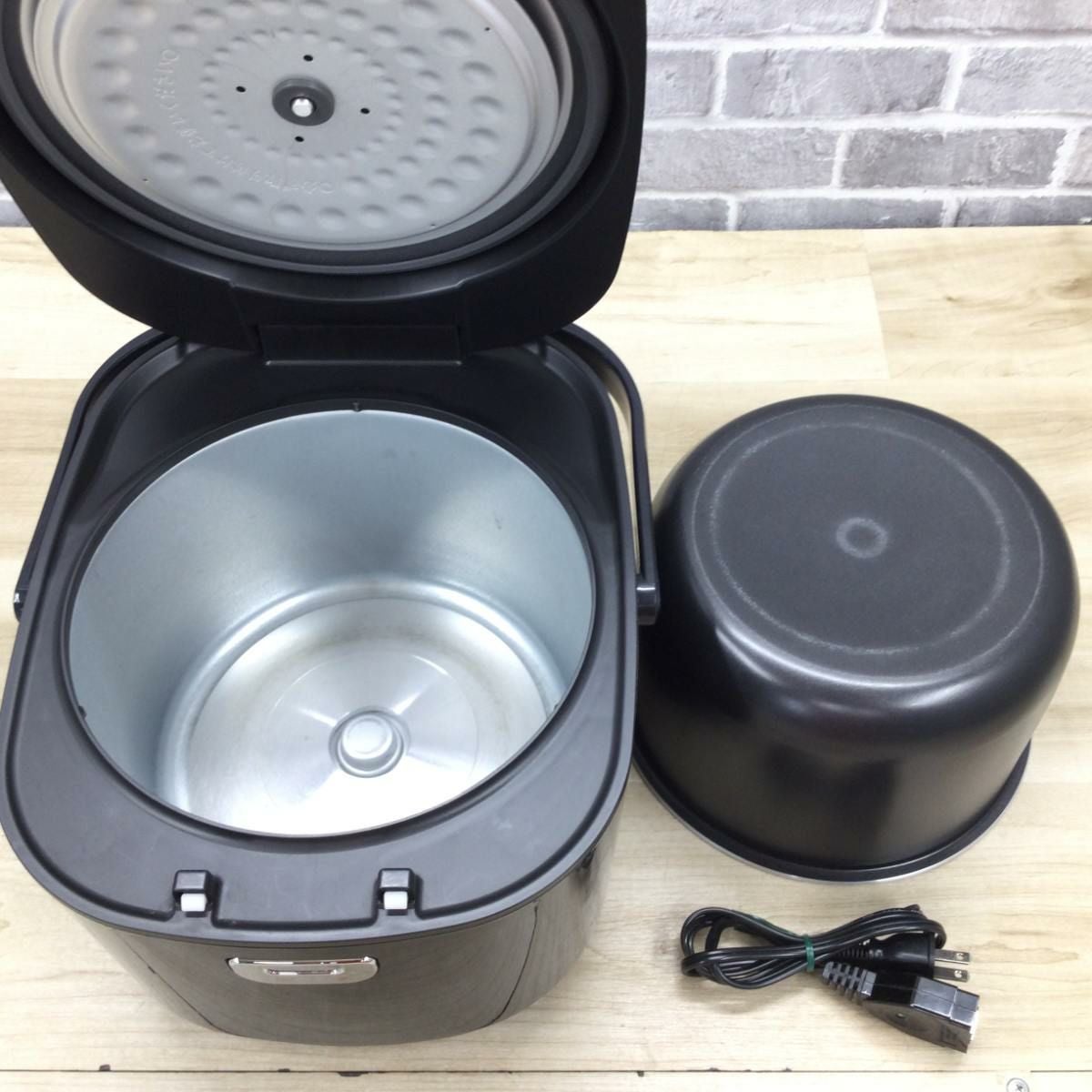 アイリスオーヤマ 炊飯器 マイコン式 1升炊き RC-ME10-B 2022年製