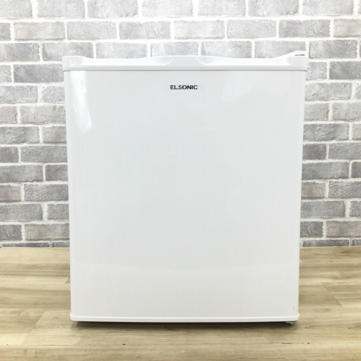 ⭐︎ほぼ新品/Panasonic/現行モデル/ホワイト家電/冷蔵庫2024年製 エルソニック 冷蔵庫 1ドア 47L 右開き ECH-R47 2024年製 | リユース