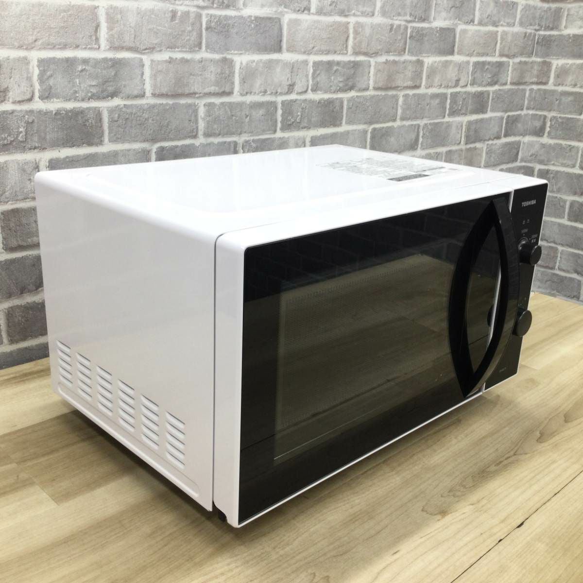 東芝 電子レンジ 520W 17L ヘルツフリー フラット ER-M17Y(W) 2024年製