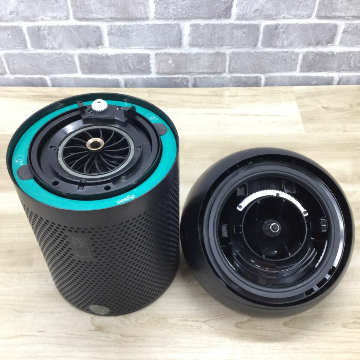 ダイソン Pure Cool Me 空気清浄機能付き ファン BP01BN 2019年製