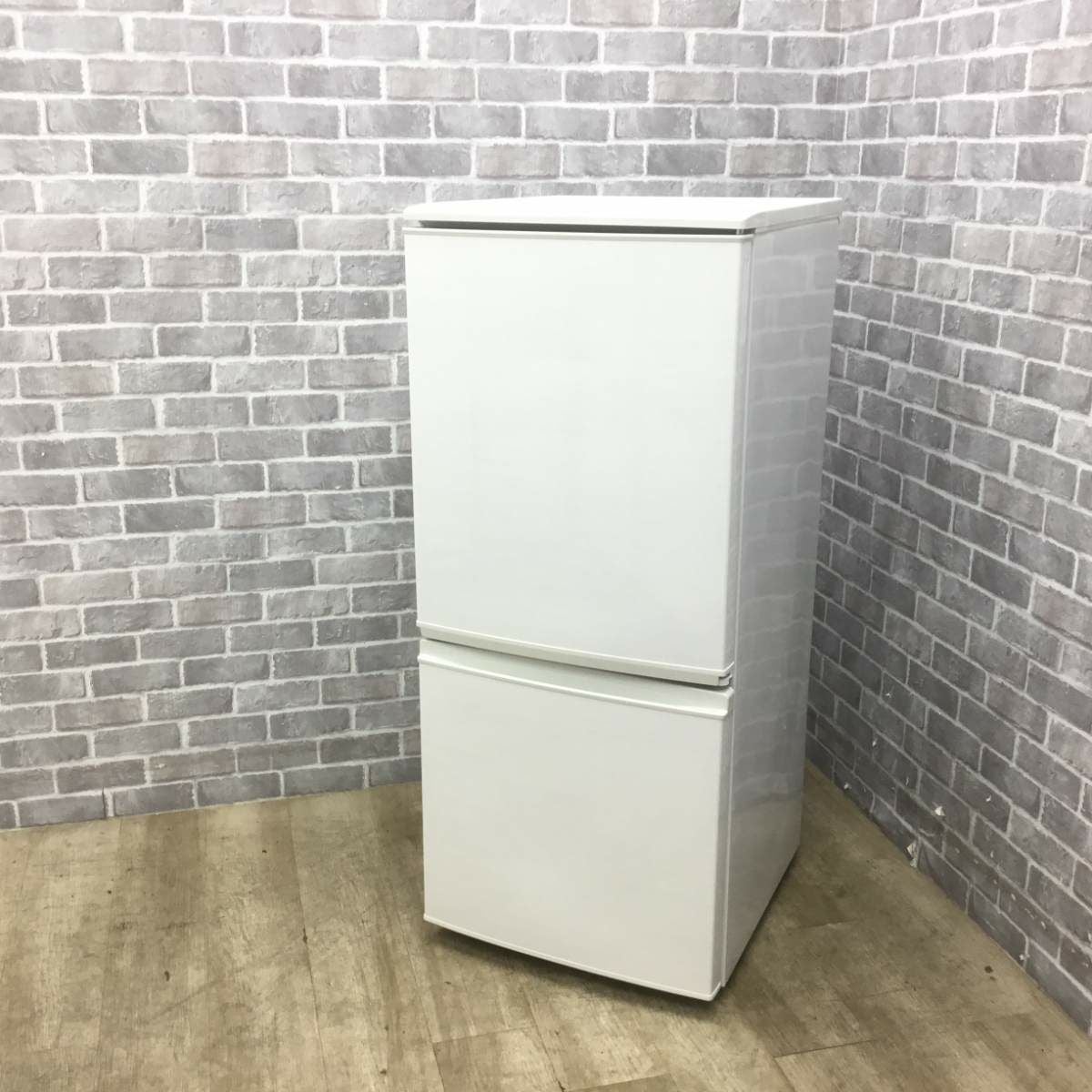 【販売終了しました。ありがとうございます。】SHARP　2ドア　137L　冷凍冷蔵庫　SJ-D14C　2017年製　中古品　/　どっちもドア シャープ 冷蔵庫 2ドア 137L どっちもドア SJ-D14C-W 2017年製