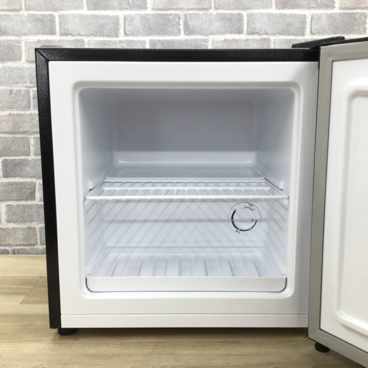 MAXZEN 冷凍庫 1ドア 31L 右開き JR031ML01GM 2022年製