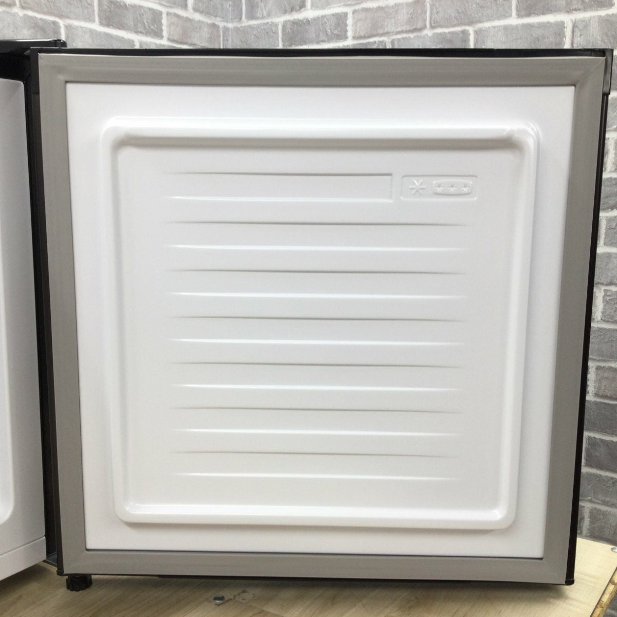 MAXZEN 冷凍庫 1ドア 31L 右開き JR031ML01GM 2022年製