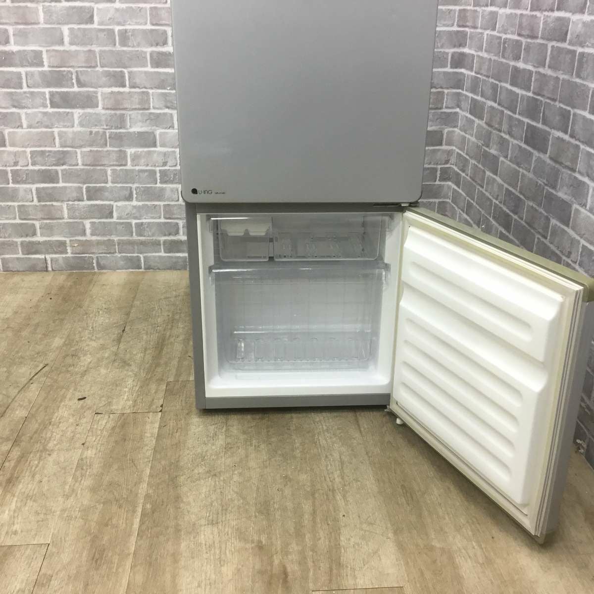 ユーイング 冷蔵庫 2ドア 110L 右開き UR-J110H 2016年製