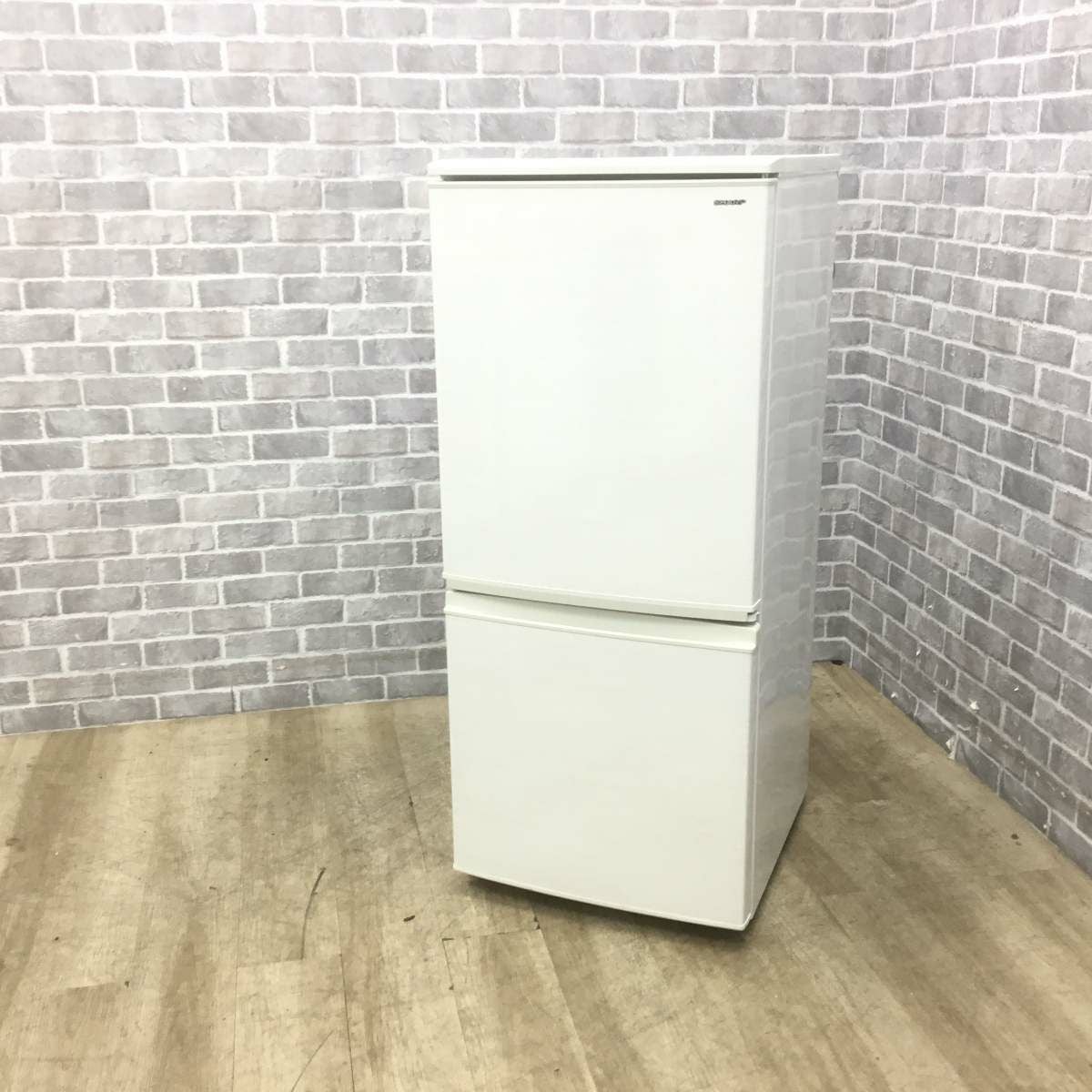 シャープ 冷蔵庫 2ドア 137L どっちもドア SJ-D14D-W 2018年製