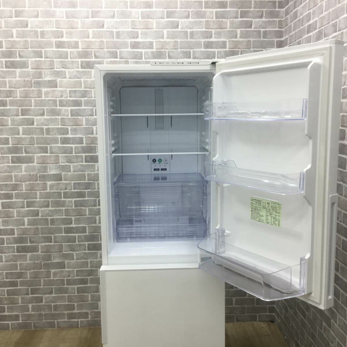 シャープ 冷蔵庫 2ドア 310L 右開き SJ-AK31G-W 2021年製