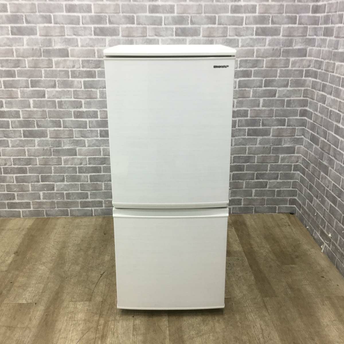 シャープ 冷蔵庫 2ドア 137L どっちもドア SJ-D14E-W 2019年製