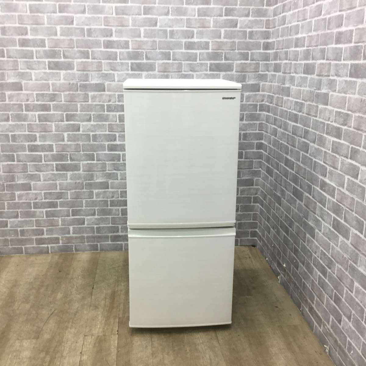 SHARP　２ドア冷蔵庫　つけかえどっちもドア　SJ-D14E 2019年製　リサイクルショップ宮崎屋住吉店　22.8.22　ｙ シャープ 冷蔵庫 2ドア 137L どっちもドア SJ-D14E-W 2019年製