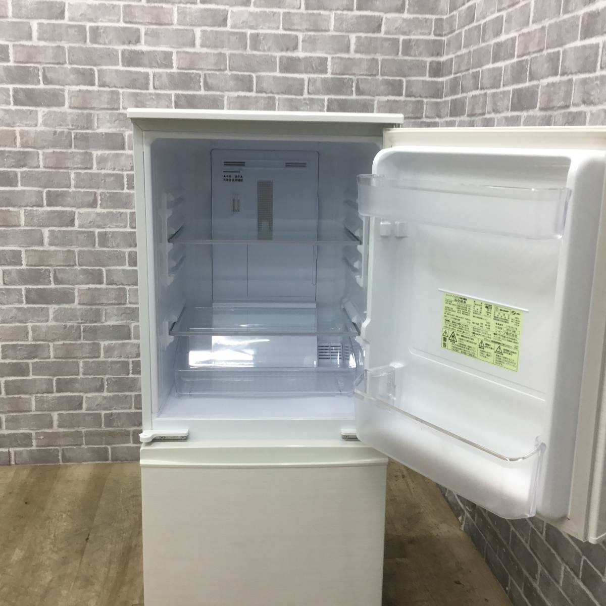 SHARP 冷蔵庫 2ドア137L どっちもドアSJ-D14E-W 2019年製 シャープ 冷蔵庫 2ドア 137L どっちもドア SJ-D14E-W 2019年製