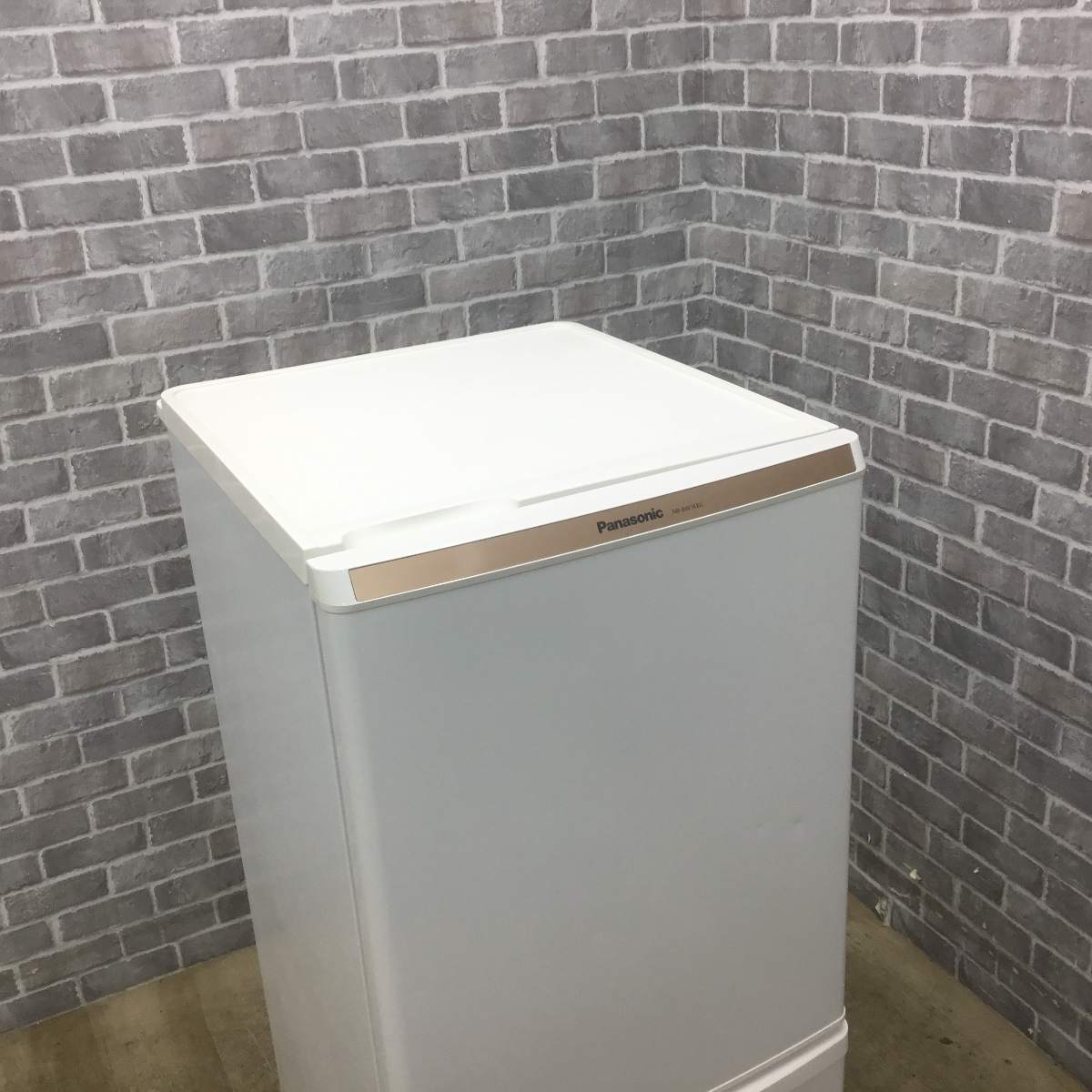 パナソニック　冷凍冷蔵庫　NR-BW14BC-W　2018年製　138L パナソニック 冷蔵庫 2ドア 138L 右開き NR-BW14BC-W 2018年製