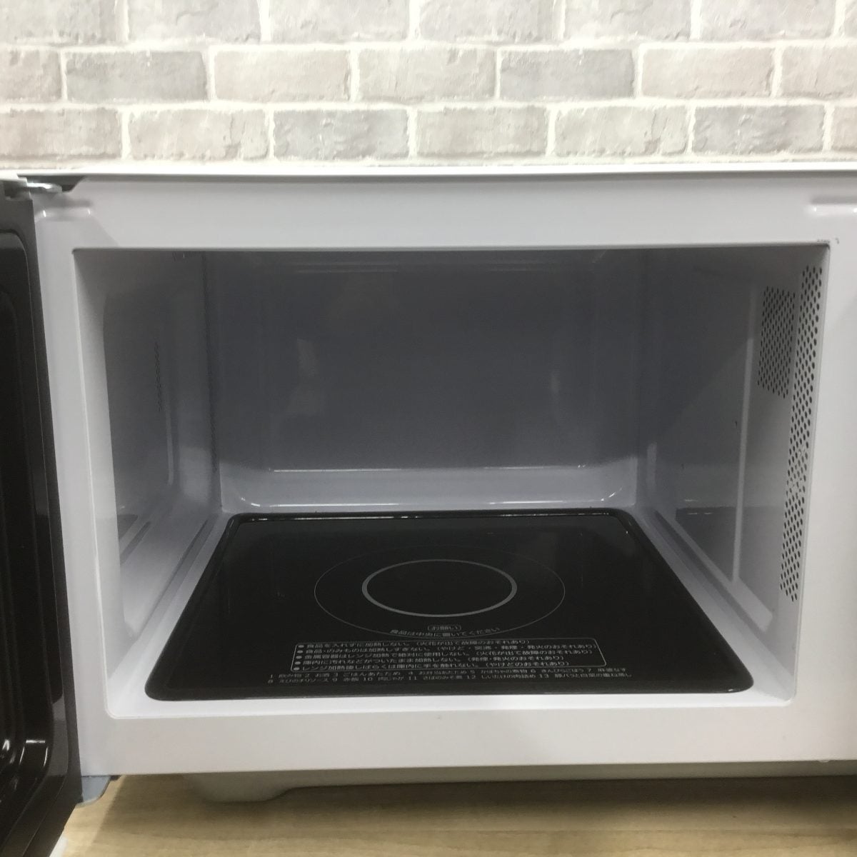 山善 電子レンジ 500W 23L ヘルツフリー フラット YRV-F230(W) 2023年製