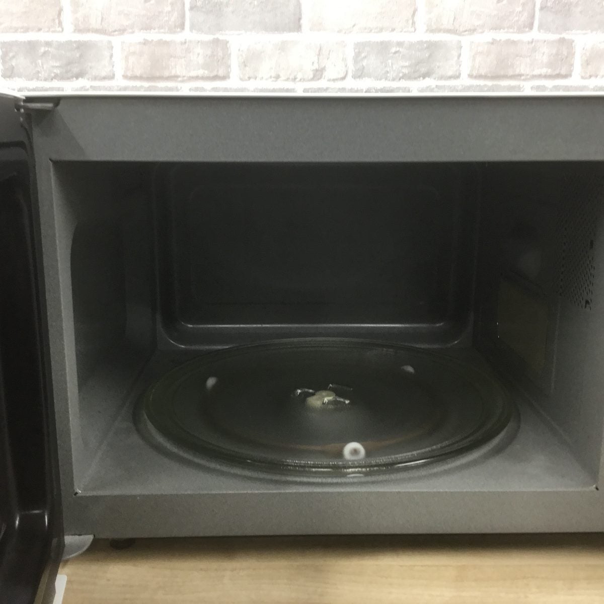 パナソニック 電子レンジ 850W 22Lヘルツフリー NE-E22A1-W 2018年製