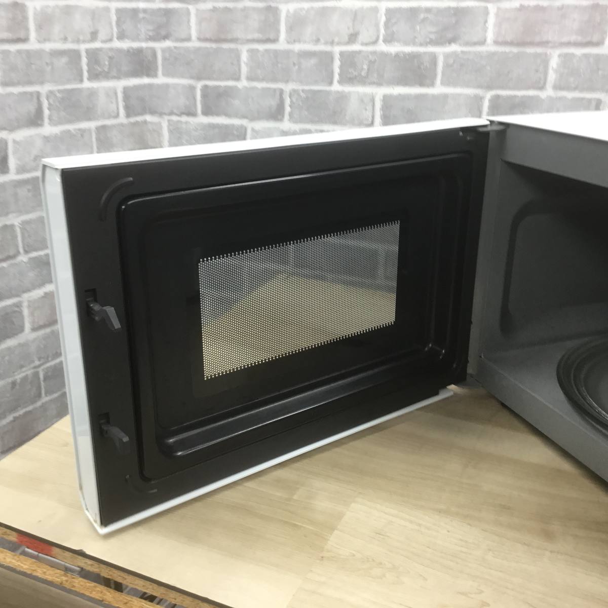 パナソニック 電子レンジ 850W 22Lヘルツフリー NE-E22A1-W 2018年製