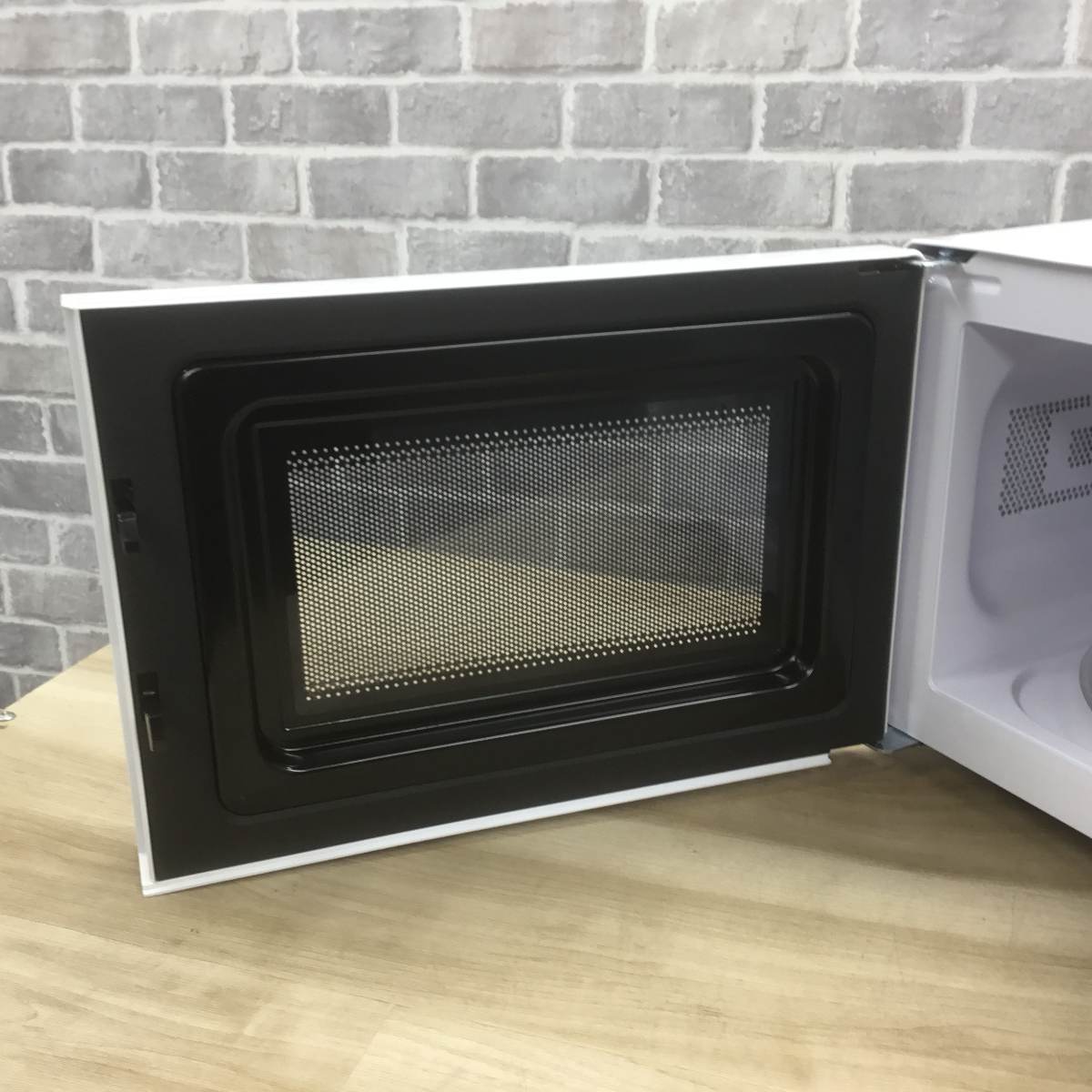 ユアサプライムス 電子レンジ 700W 17L 50hz専用 PRE-703C 2024年製