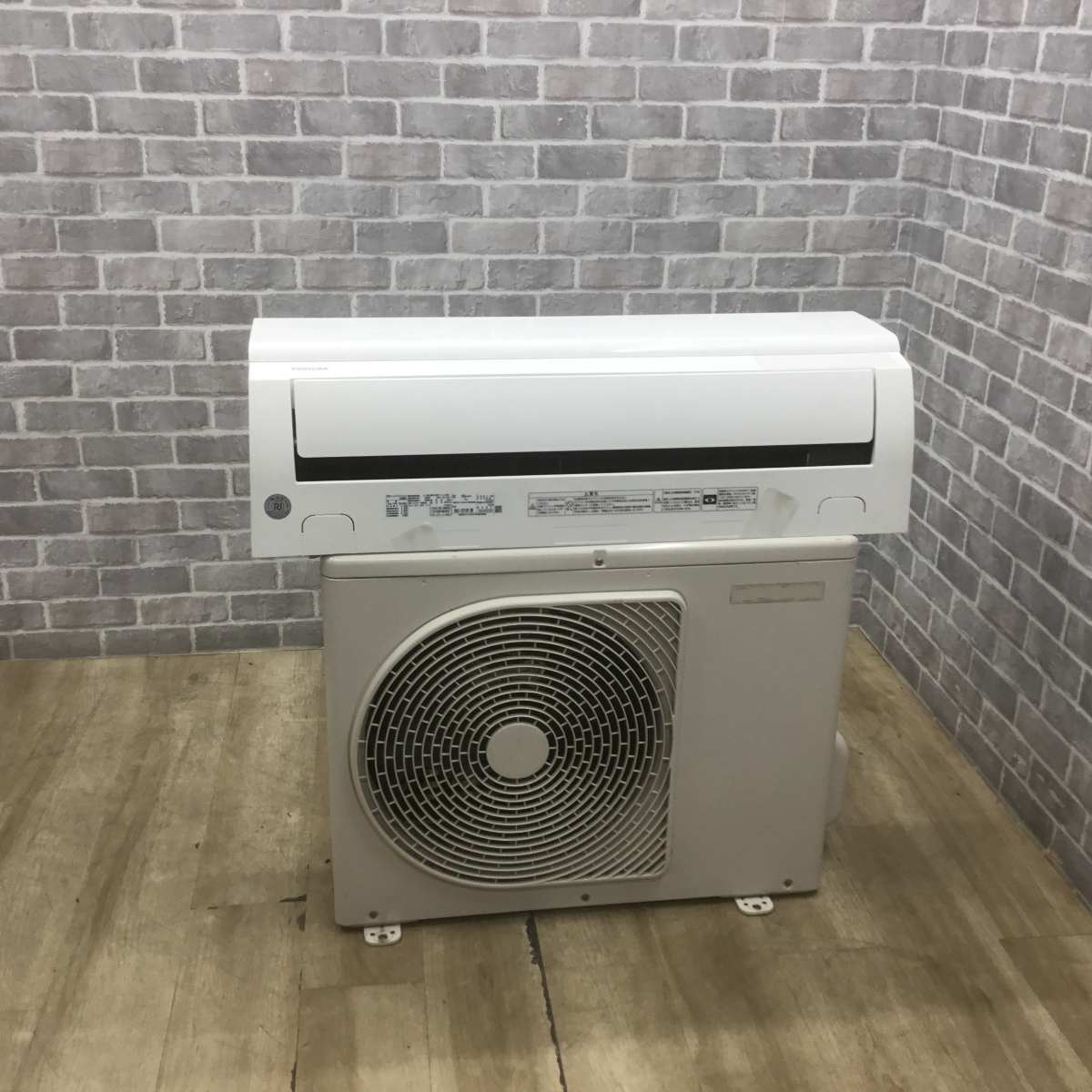 東芝 エアコン 2.2kw RAS-2219T(W) 2019年製