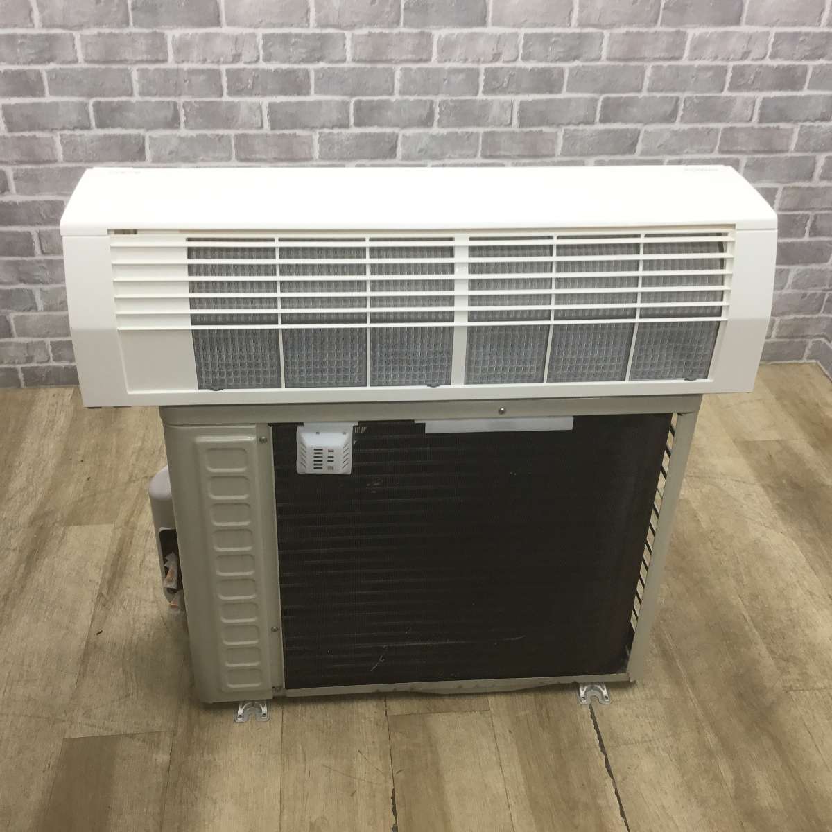 日立 エアコン 2.2kw  白くまくん RAS-AJ22L(W) 2022年製