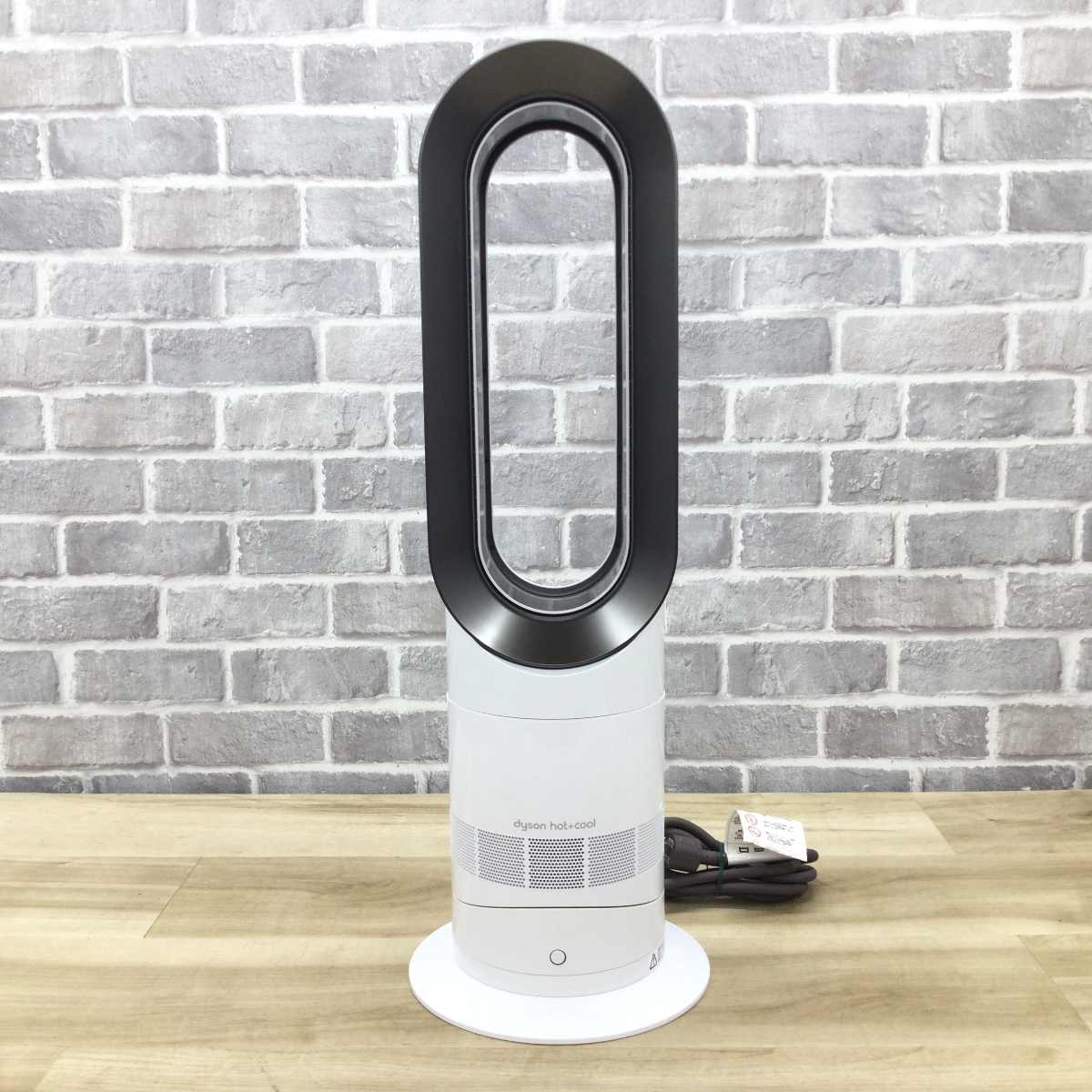 【極美品】dyson Hot+Cool AM09 ファンヒーター 2025年製 ダイソン ファンヒーターhot＋cool Dyson AM09 2025年製 | リユース
