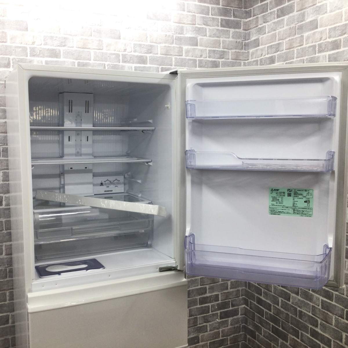 三菱電機 冷蔵庫 3ドア 330L 右開き MR-C33F-W 2021年製