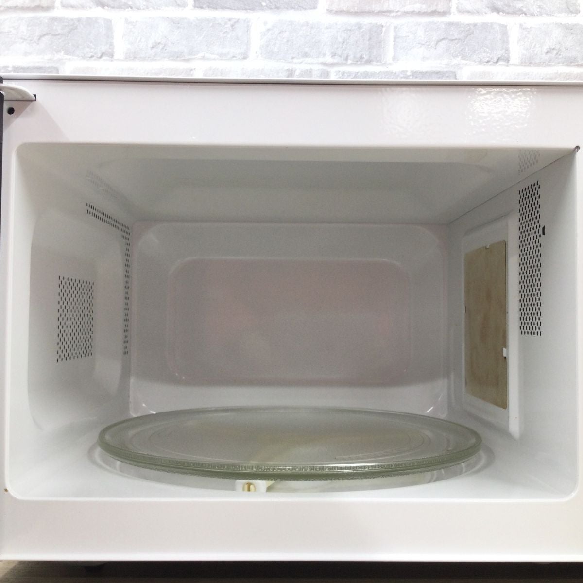 シャープ 電子レンジ 700W 20L 50hz RE-T3-W5-W 2019年製