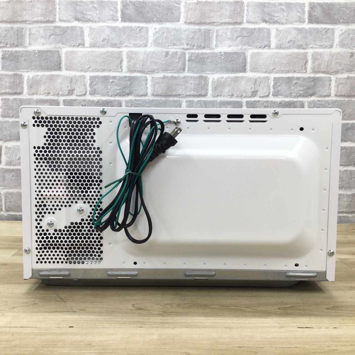 シャープ 電子レンジ 700W 20L 50hz RE-T3-W5-W 2019年製
