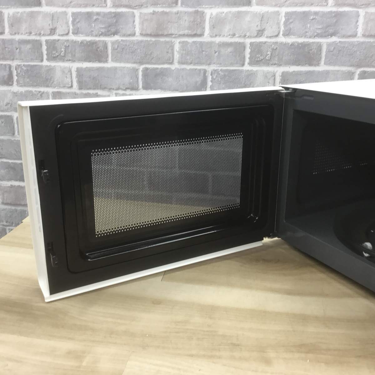シャープ 電子レンジ 520W 18L ヘルツフリー RE-TM18-W 2020年製