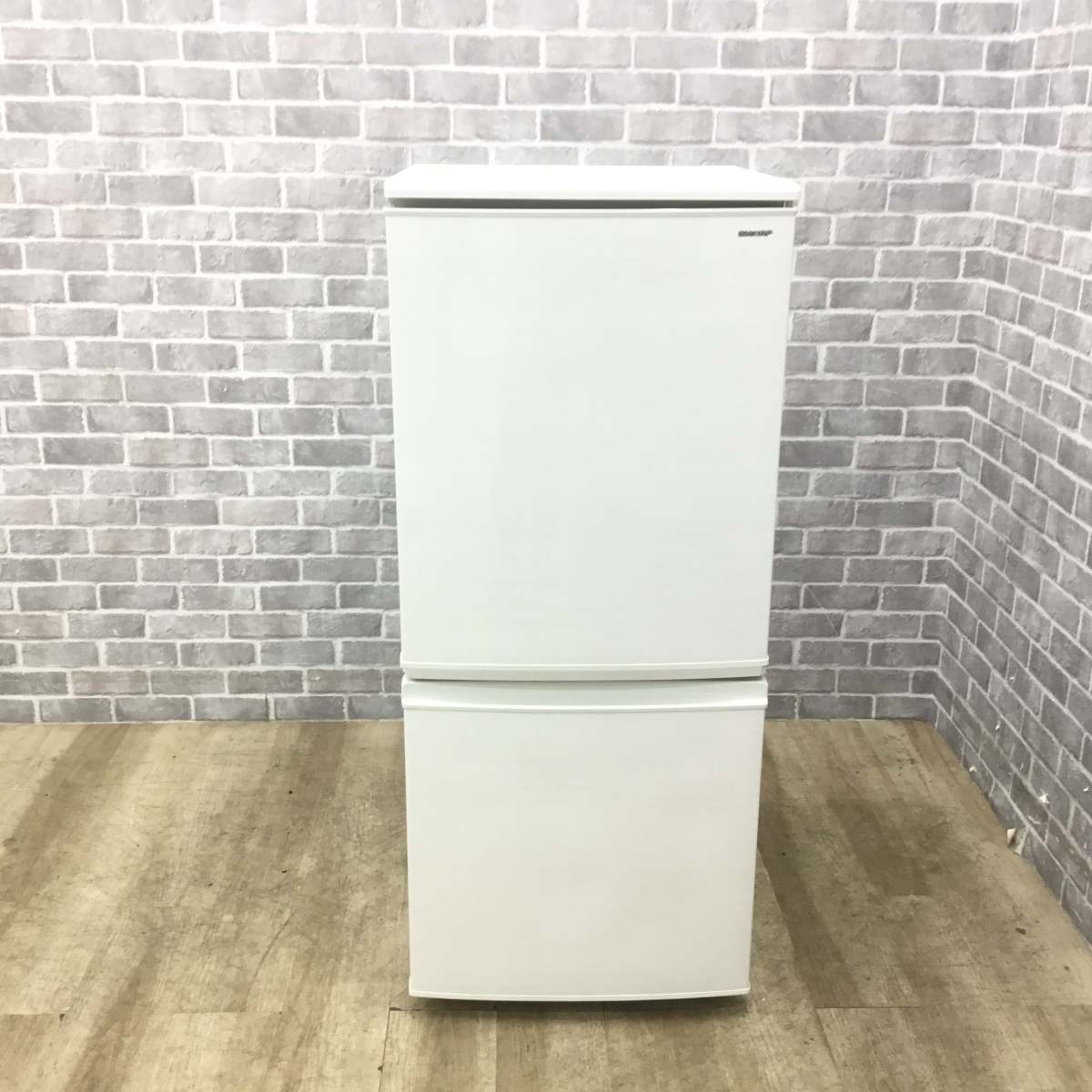 シャープ 冷蔵庫 2ドア 137L どっちもドア SJ-D14D-W 2018年製