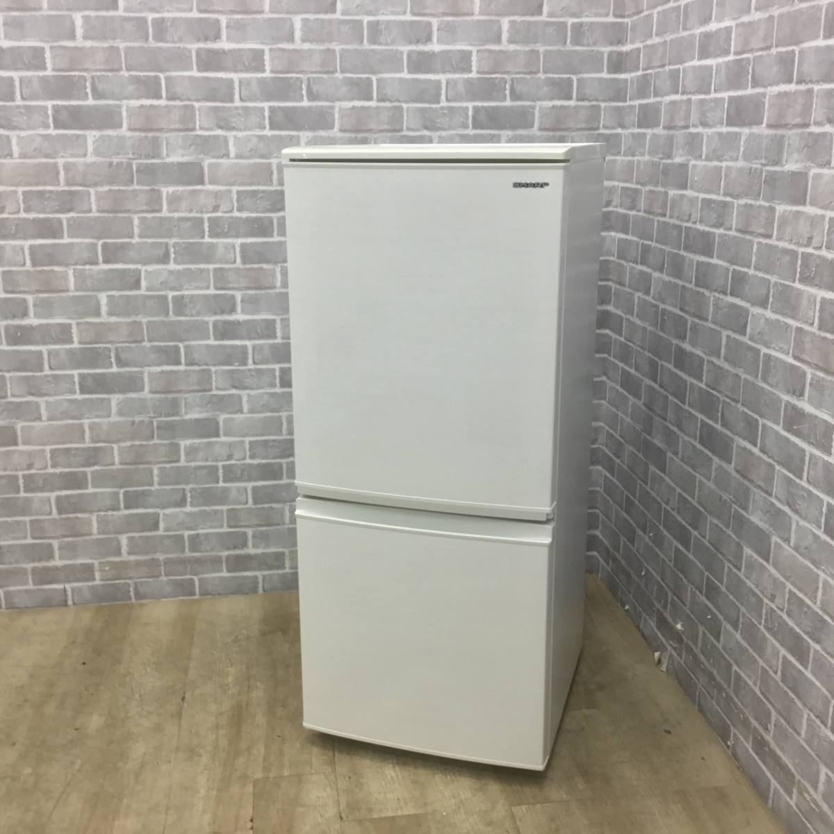 シャープ 冷蔵庫 2ドア 137L どっちもドア SJ-D14A-S 2015年製