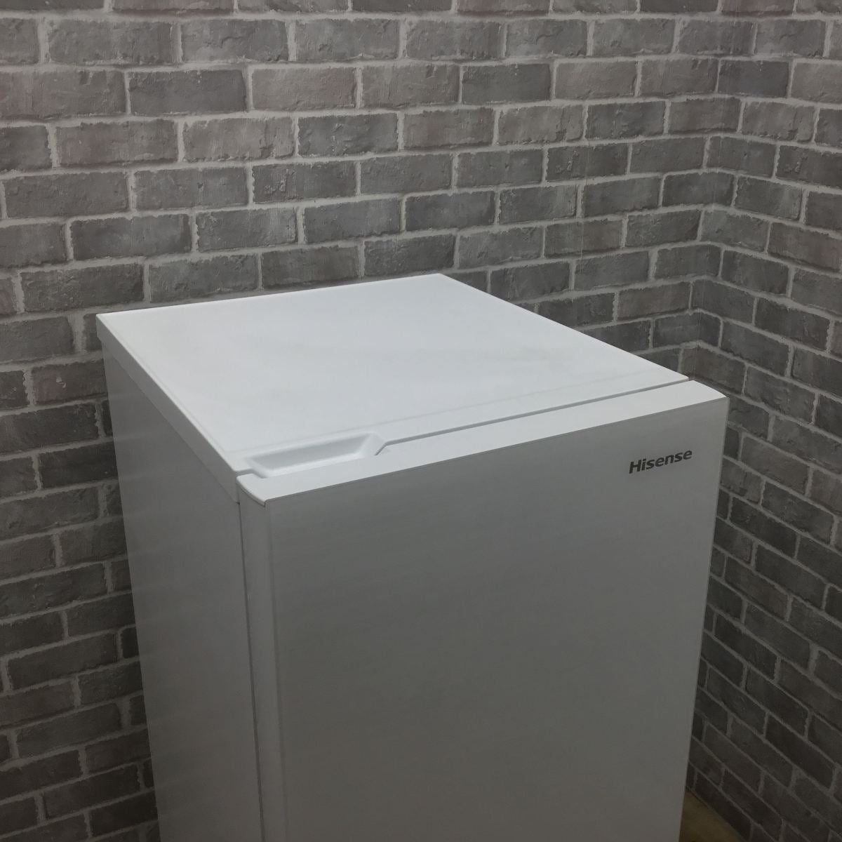 ハイセンス 冷蔵庫 2ドア 135L 右開き HR-G13C-W 2022年製