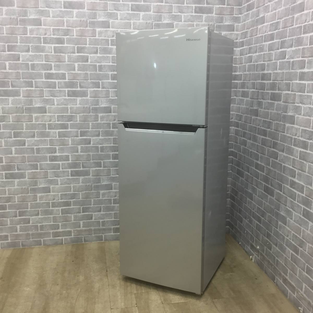 ハイセンス 冷蔵庫 2ドア 227L 右開き HR-B2301 2018年製