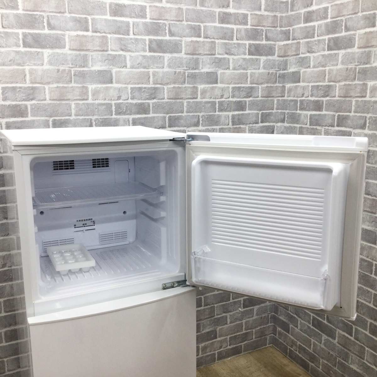 ユーイング 冷蔵庫 2ドア 140L 右開き UR-F140J(W) 2018年製