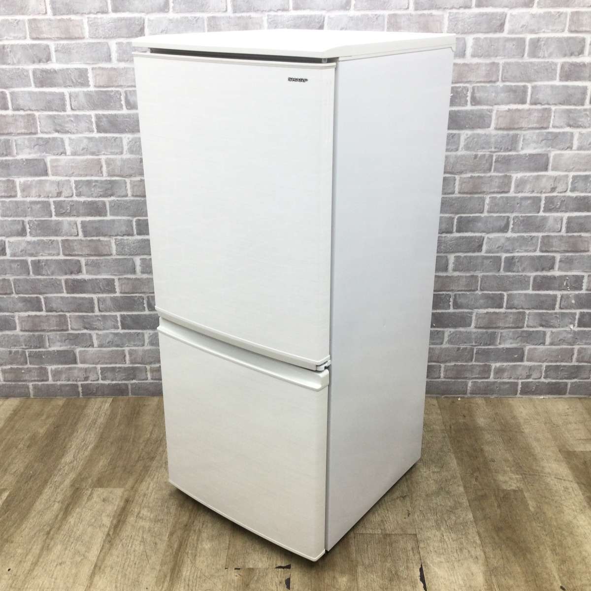 シャープ 冷蔵庫 2ドア 137L どっちもドア SJ-D14D-W 2018年製