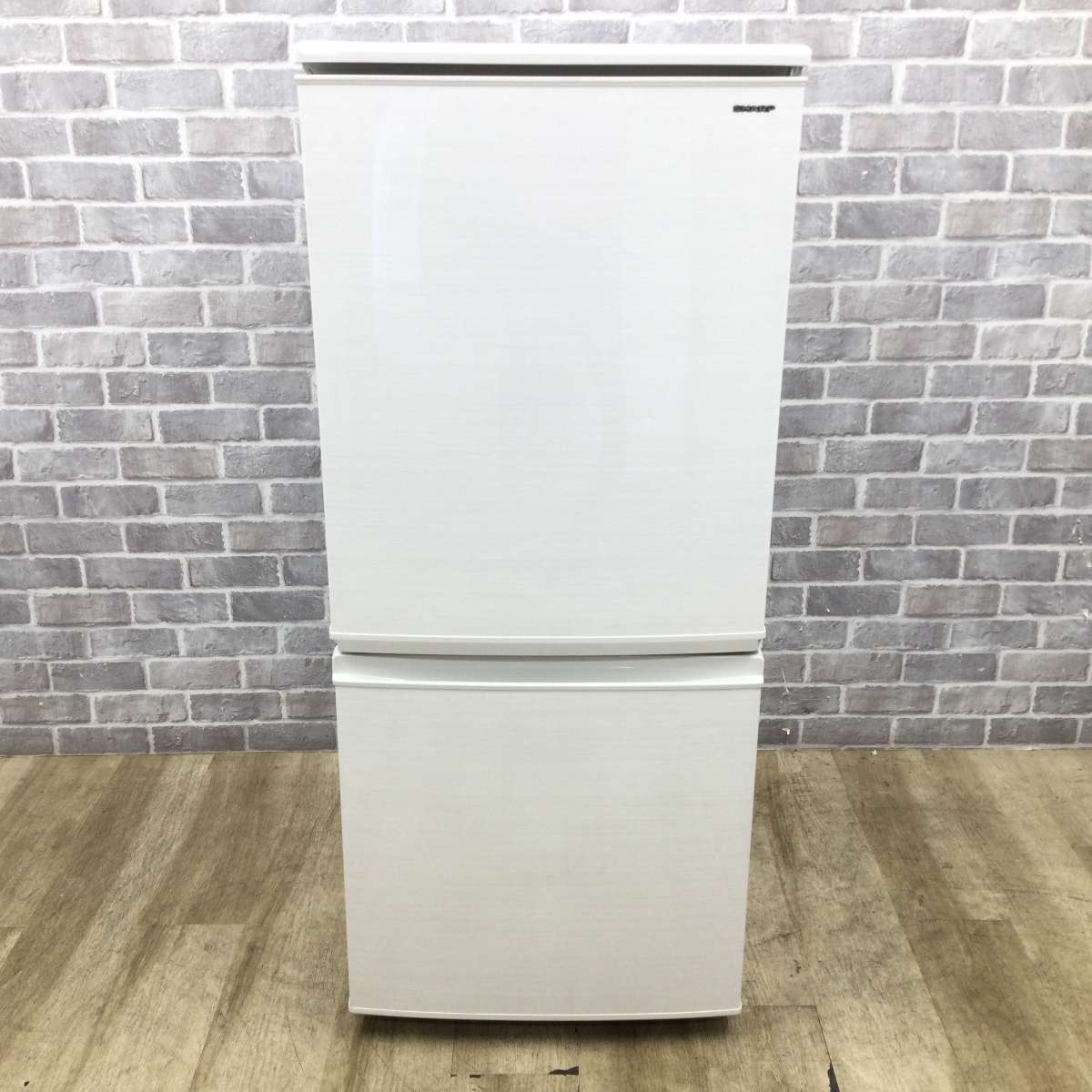 シャープ 冷蔵庫 2ドア 137L どっちもドア SJ-D14D-W 2018年製