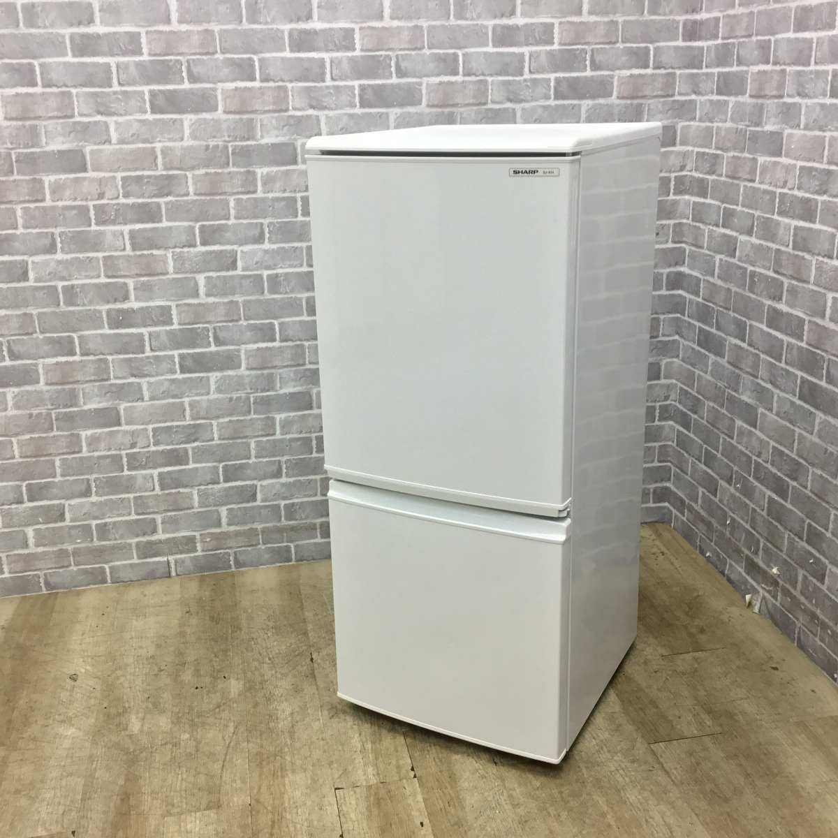 シャープ 冷蔵庫 2ドア 137L どっちもドア SJ-914-W 2015年製
