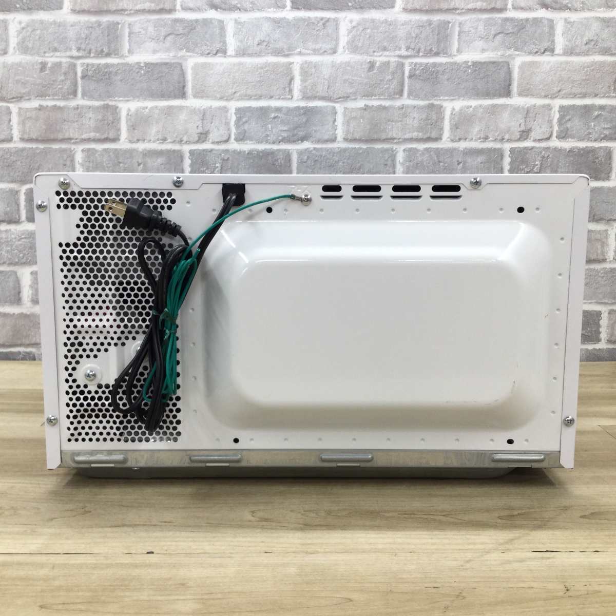 シャープ 電子レンジ 700W 20L50hz専用 RE-T3-W5 2019年製