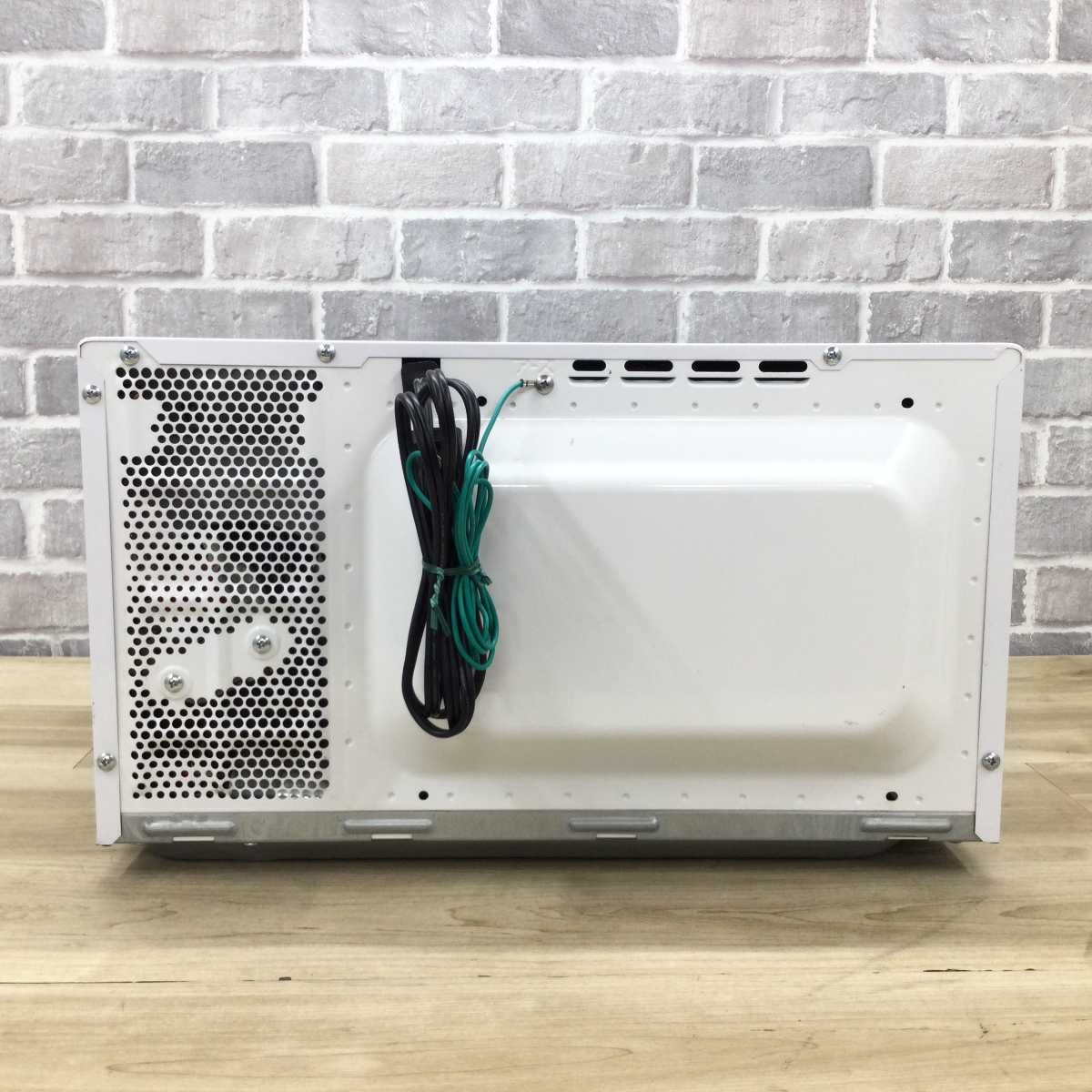 シャープ 電子レンジ 700W 20L 50hz RE-T3-W5-W 2017年製